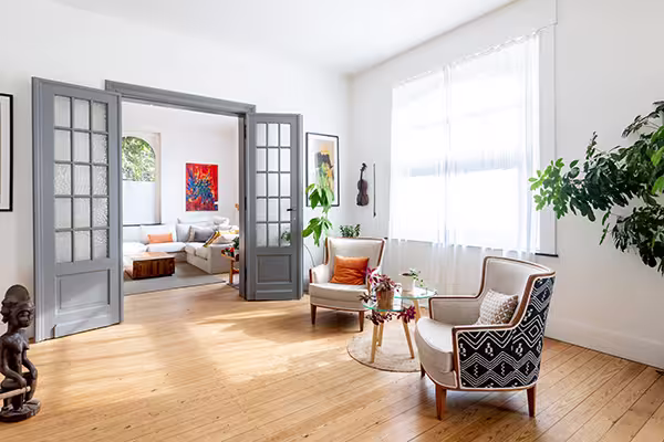 Photographie immobilière d’un intérieur lumineux réalisée à Eghezée