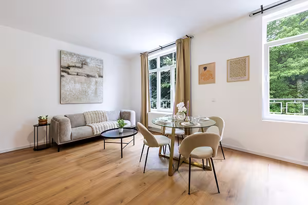 Photographie immobilière d’un intérieur lumineux réalisée à Profondeville