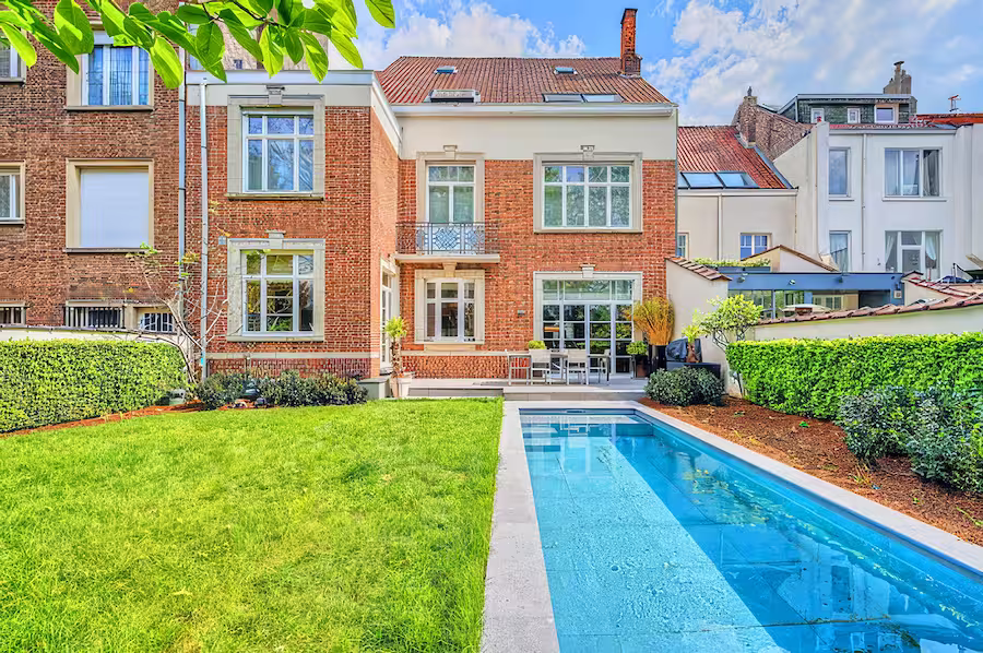 Photo immobilière avec HDR excessif et rendu artificiel