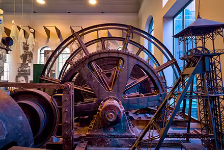 Bois du Cazier, site patrimonial wallon, photographie pour Visit Wallonia par Vincent Ferooz / Pixel Komando