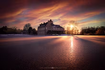 Château Bayard en Wallonie, photographie touristique réalisée pour Visit Wallonia par Vincent Ferooz